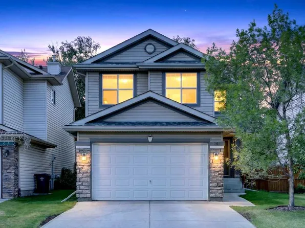261 E Panamount Hl NW, Calgary, AB T3K 5M3