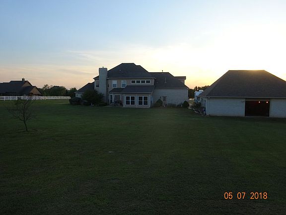 4th image of 8101 S Winwood Ln