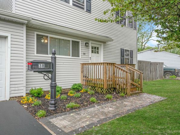 38 18th Avenue, Bay Shore, NY 11706
