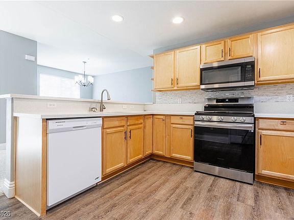 4th image of 2325 Windmill Pkwy APT 1614