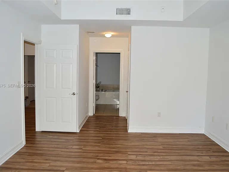 3001 NE 185th St #129 — Photo 45