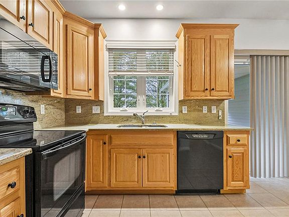 3rd image of 170 Providence Pike Unit 17
