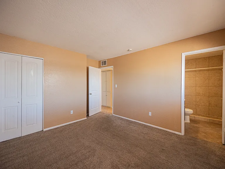 2130 W Cortez St — Photo 13
