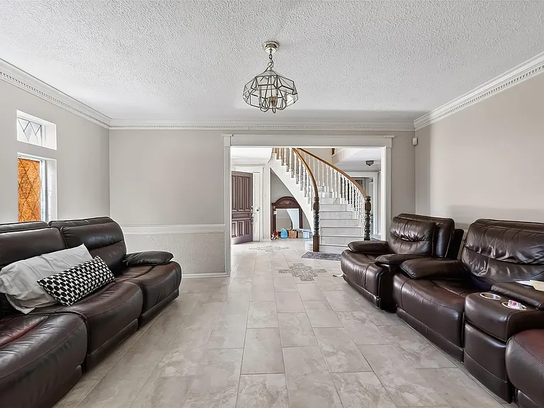 11302 Hylander Dr — Photo 18