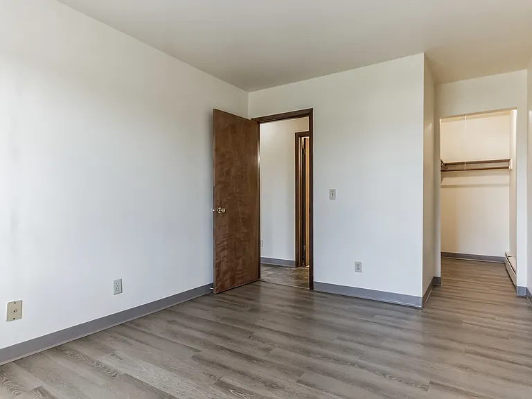 622 Laurel Ct — Photo 13