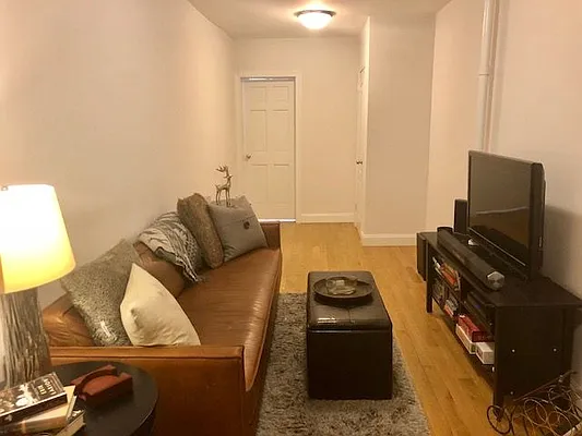 Rented by REAL New York | media 19