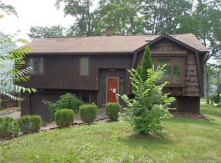 120 Carey Ave, Meriden, CT 06451