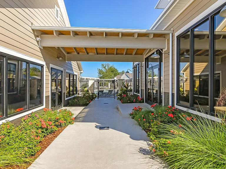 Crossgates Apartment Homes — Photo 15
