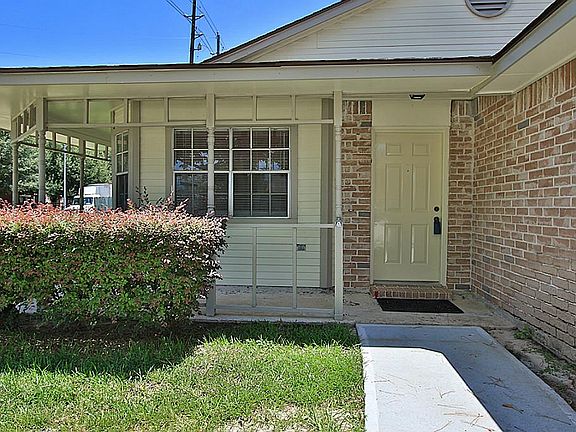 3rd image of 15618 Cabot Creek Cir