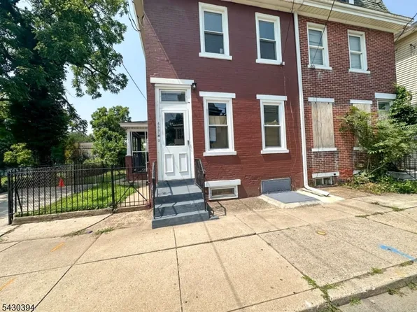 438 Lawrence St, Burlington City, NJ 08016