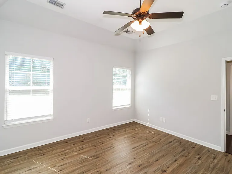 3811 Dawnwood Cir W — Photo 10