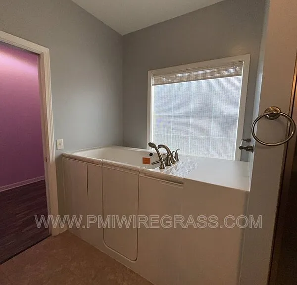 249 Windsor Garden Dr — Photo 45