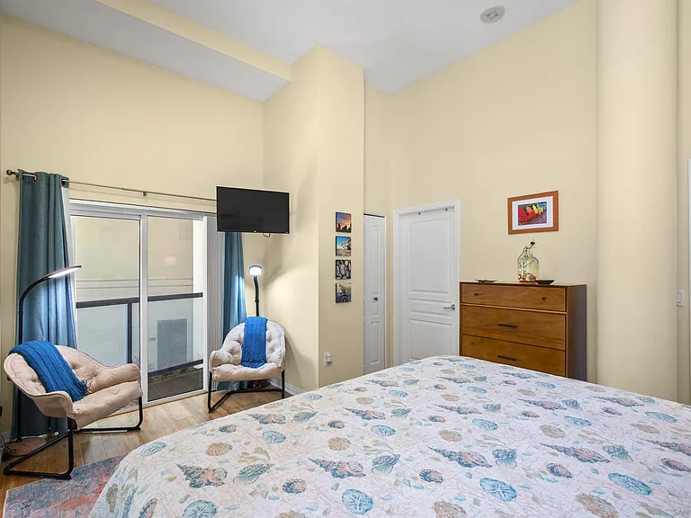 531 Front St — Photo 15