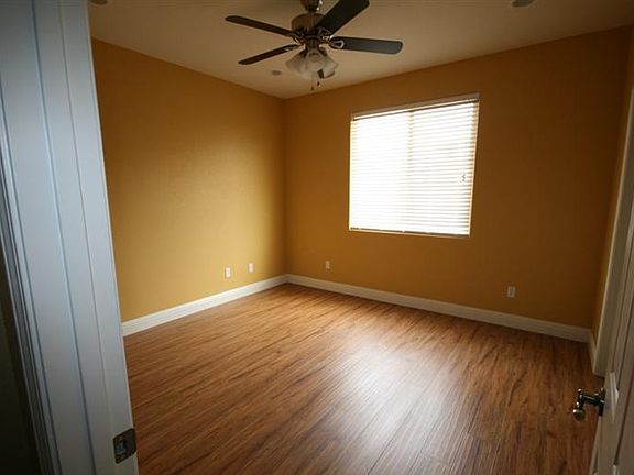 5th image of 1620 Oak Park Dr