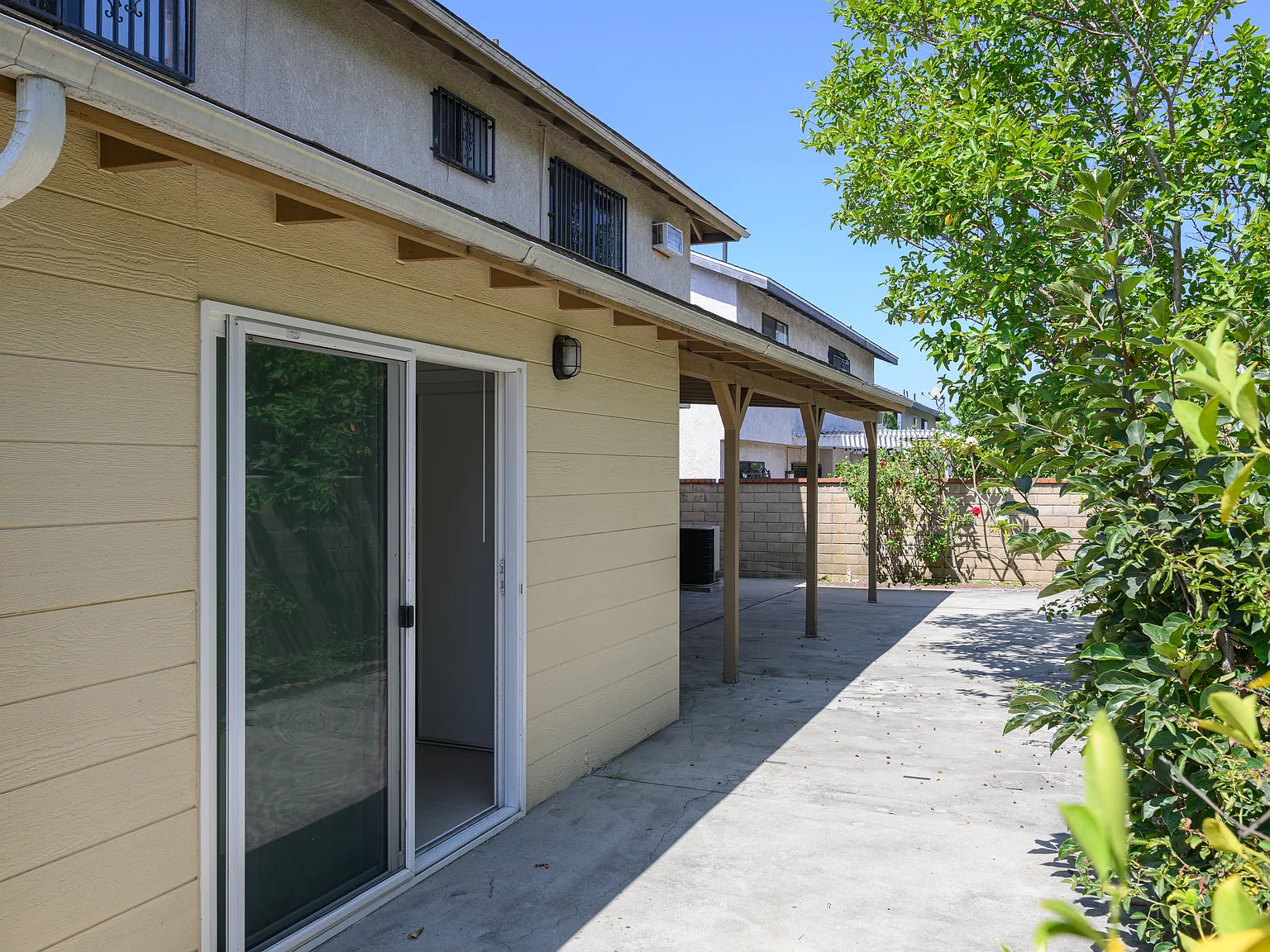 4 bed, 2115 sqft, $4,800 — Photo 3