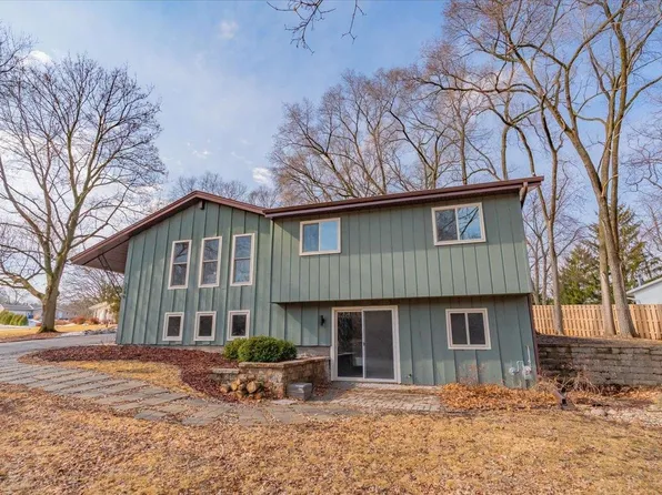 2299 White Oak Trail, Oregon, WI 53575