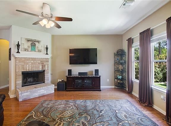 2nd image of 1918 Barnett Dr