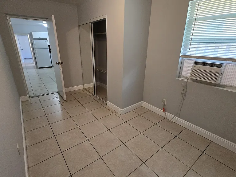 1012 NW 2nd Ave #6 — Photo 7