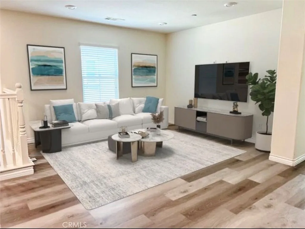 4 bed, 2.5 bath, 2319 sqft, $3,700 — Photo 4