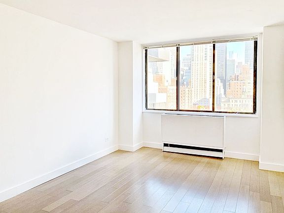 5th image of 200 E 33rd St APT 21J