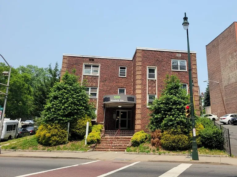 595-594 Elizabeth Ave #2A — Photo 4
