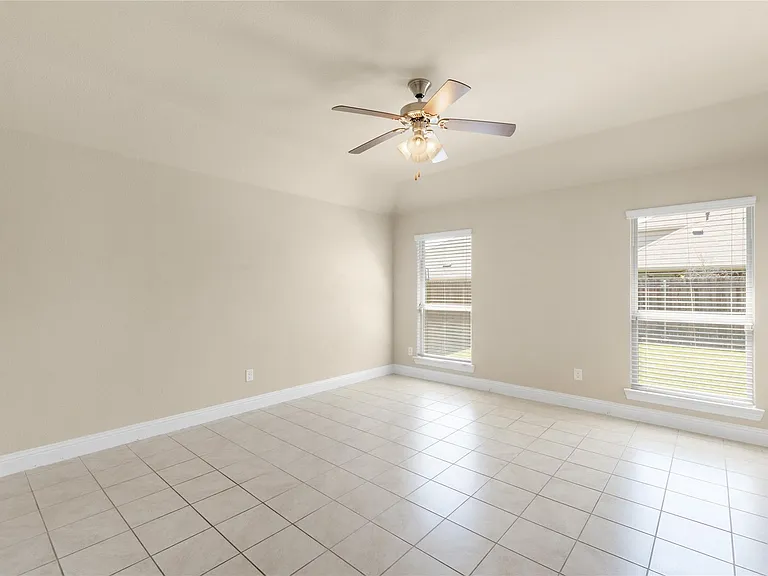 3816 Fordham St — Photo 10