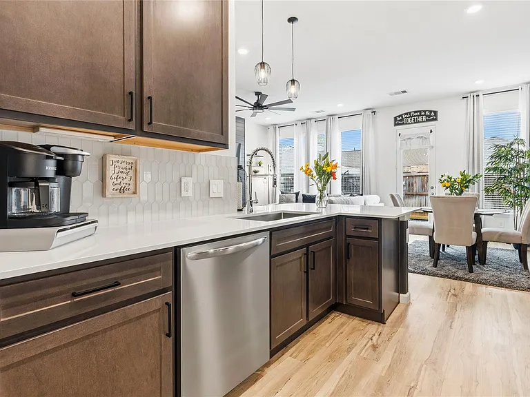 641 Royal Arch Dr — Photo 16