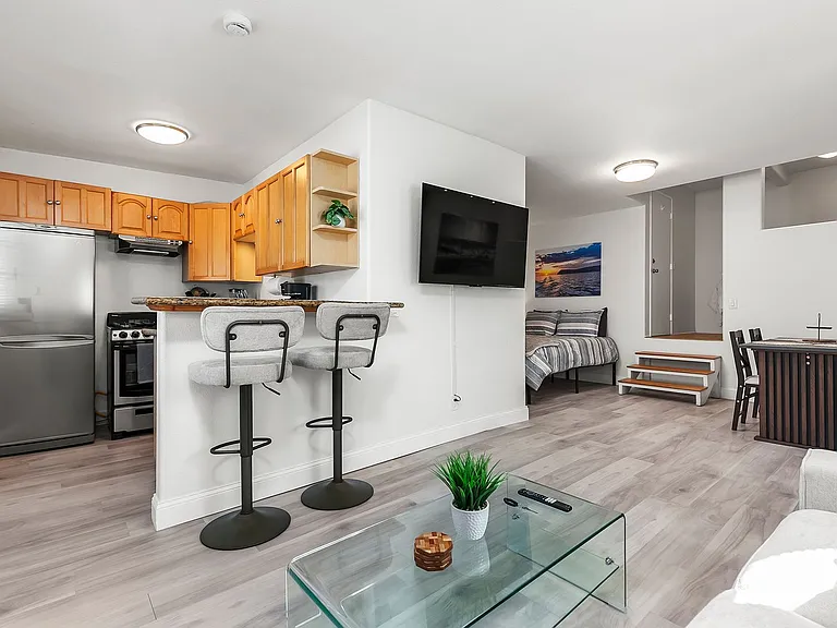 1311 Cave St #B — Photo 6