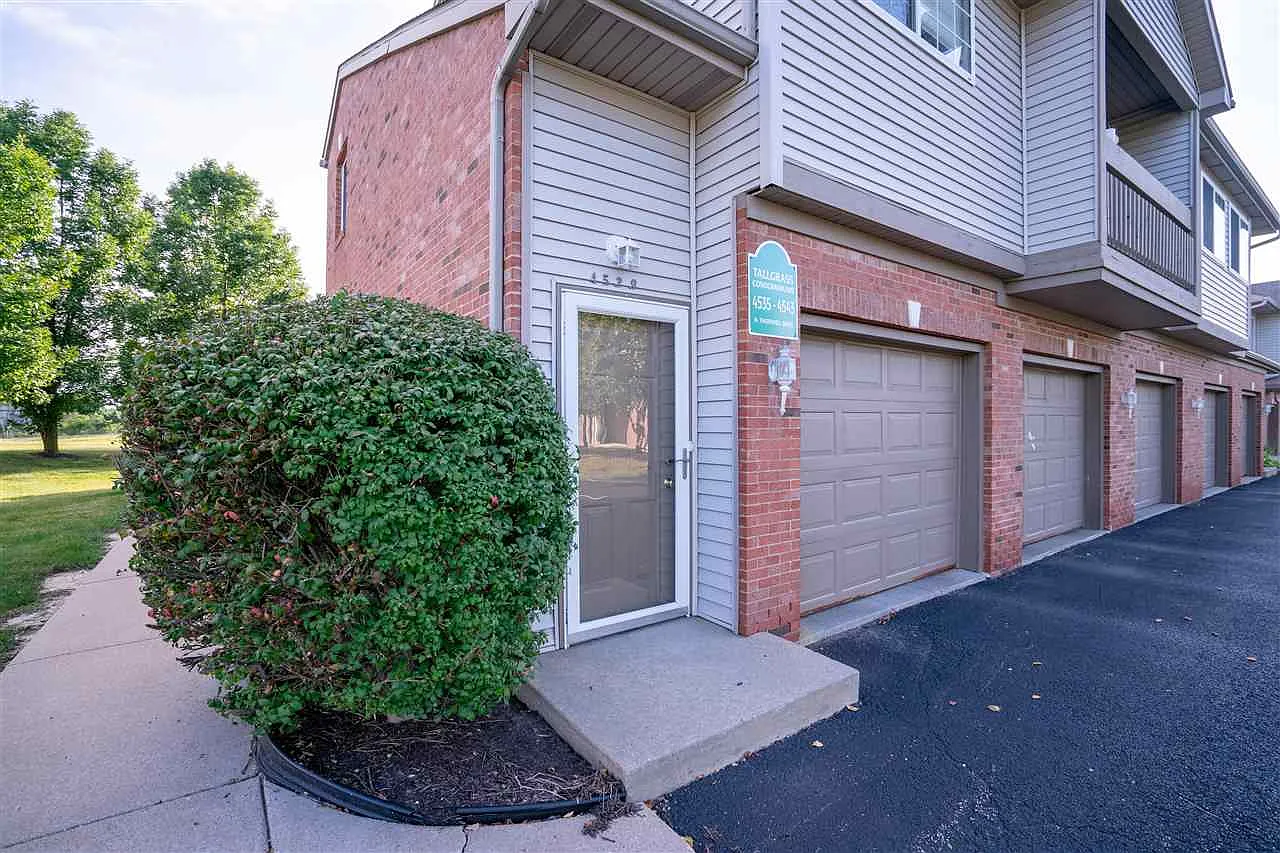 4539 N Thornhill Dr photo 1