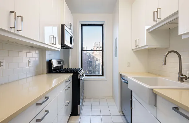 Rented by Brown Harris Stevens | media 9