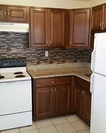 5th image of 522 SW 20th Ave APT 4