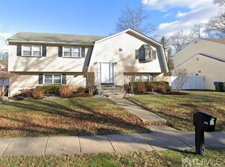 126 Mundy Ave, Edison, NJ 08820