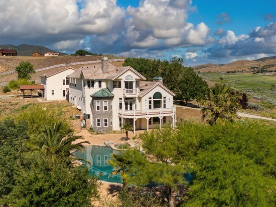 9250 Elizabeth Lake Rd, Leona Valley, CA 93551