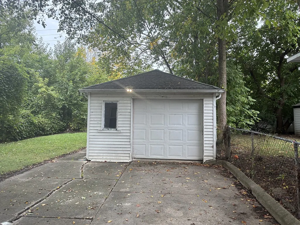 2 bed, 672 sqft, $900 — Photo 3