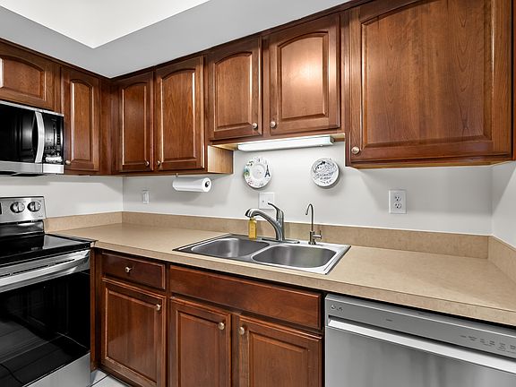 5th image of 742 W Kilgore Rd APT 107