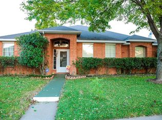 223 N Waterford Oaks Dr, Cedar Hill, TX 75104