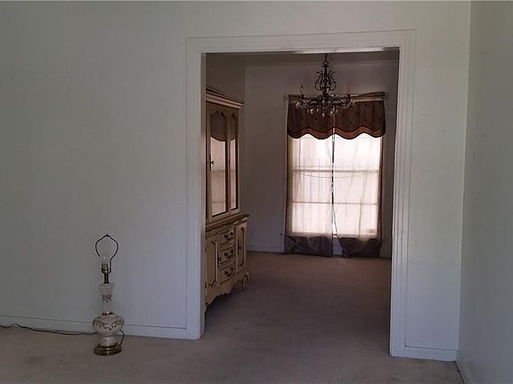 3rd image of 721 Marion Ave