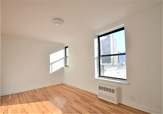 Rented by CITY SKYLINE REALTY INC | media 31