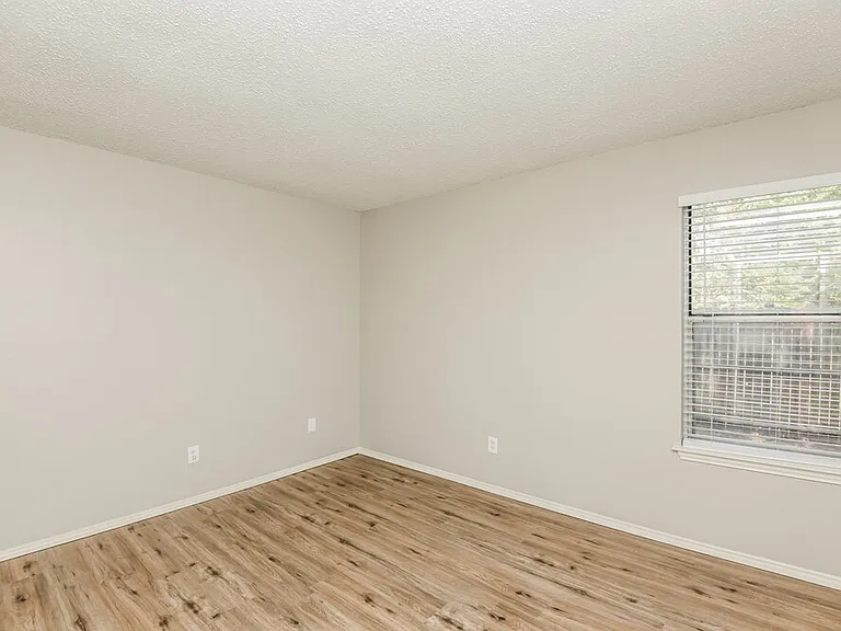 5016 Santa Fe Ct — Photo 16