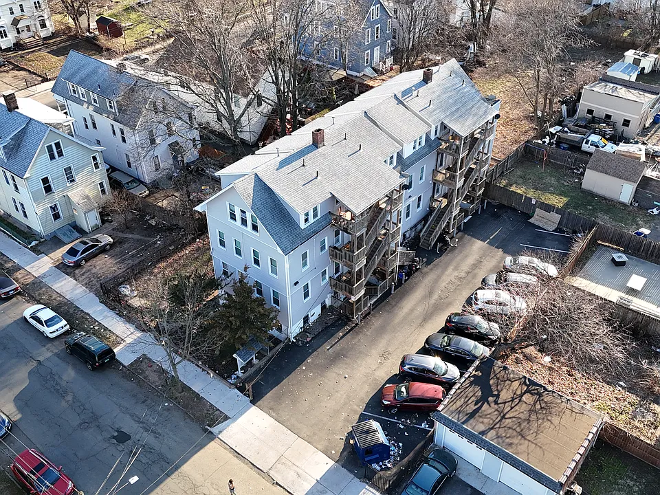 142 Rowe St #B2