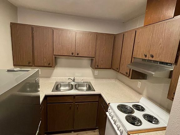 5th image of 218 N Willow Ave #3