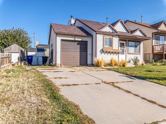 2nd image of 2587 S Melville Dr