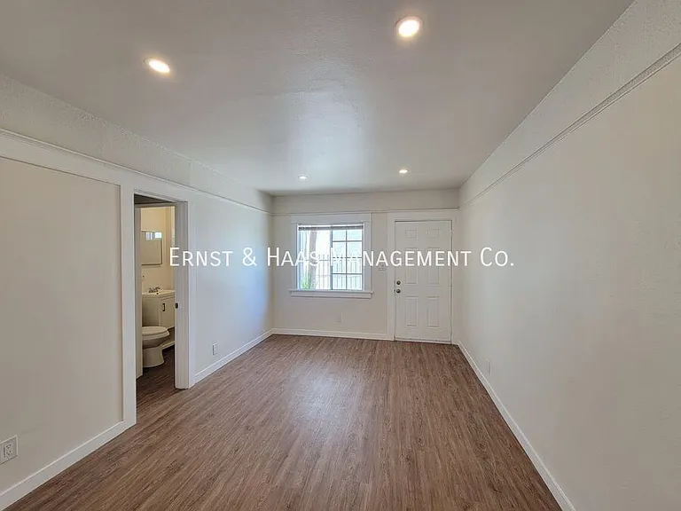 154 E Eagle St #2 — Photo 3