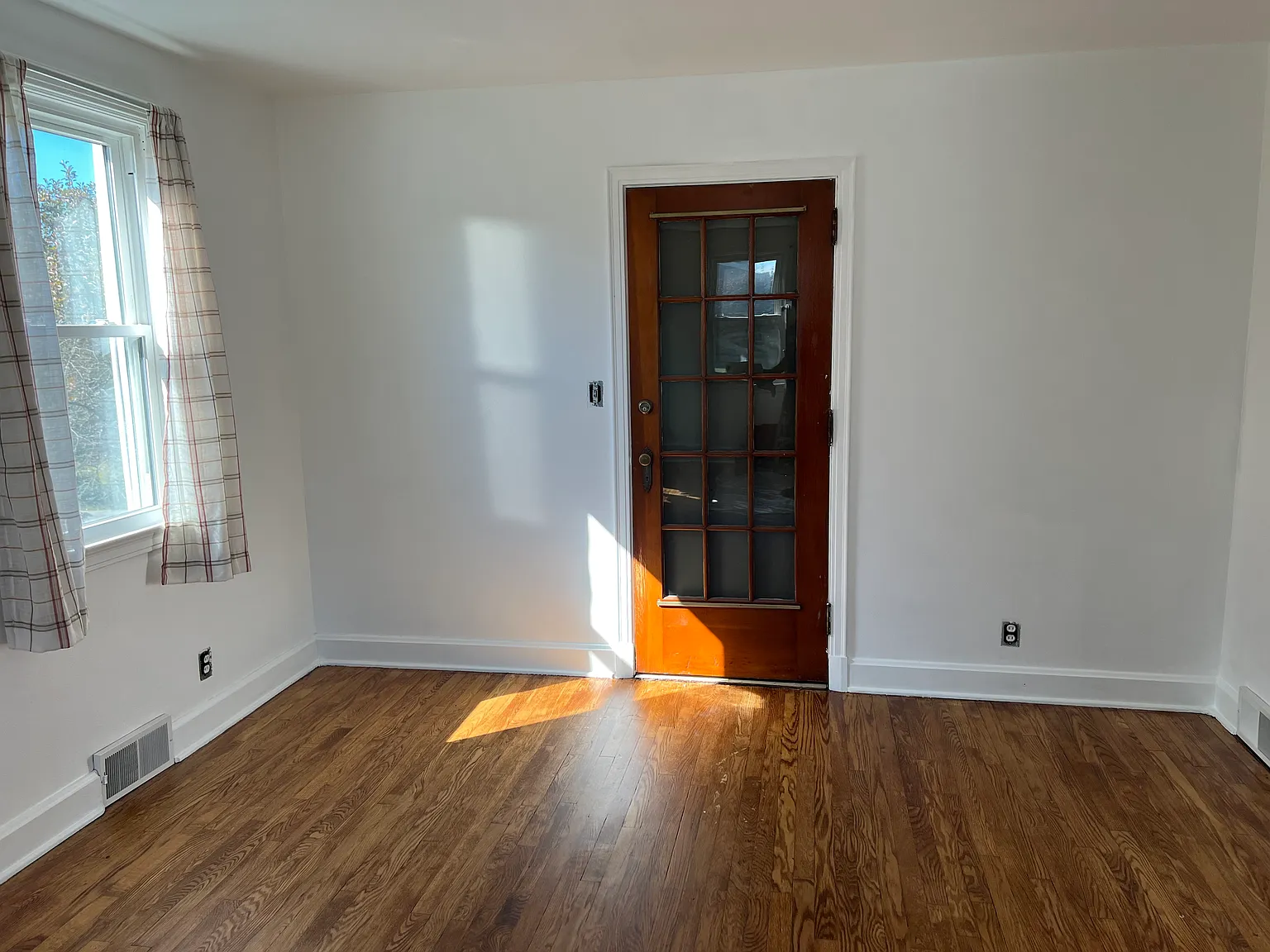 3 bed, 1800 sqft, $1,500 — Photo 3