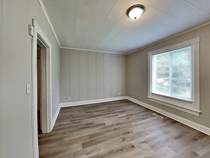 3 bed, 2.0 bath, 1440 sqft, $2,145 — Photo 3