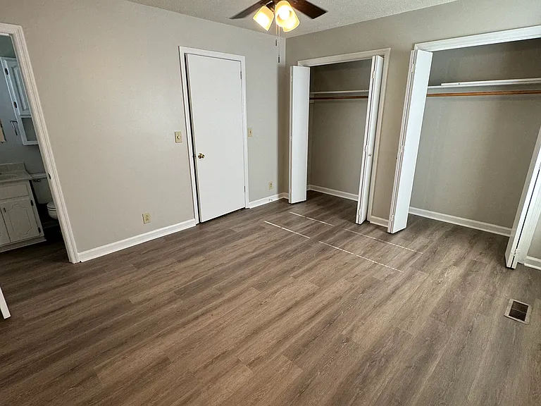 114 Bordeaux Ct — Photo 10