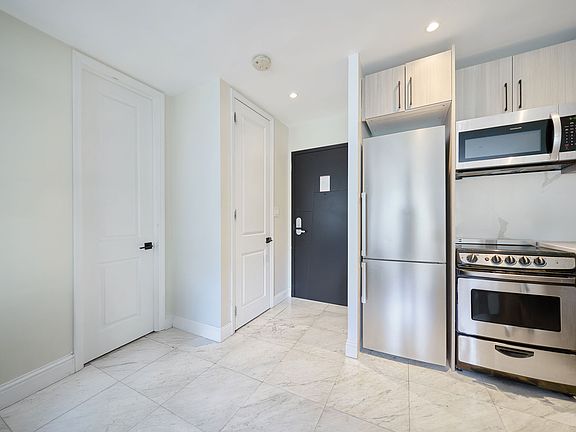 3rd image of 312 E 30th St #4C