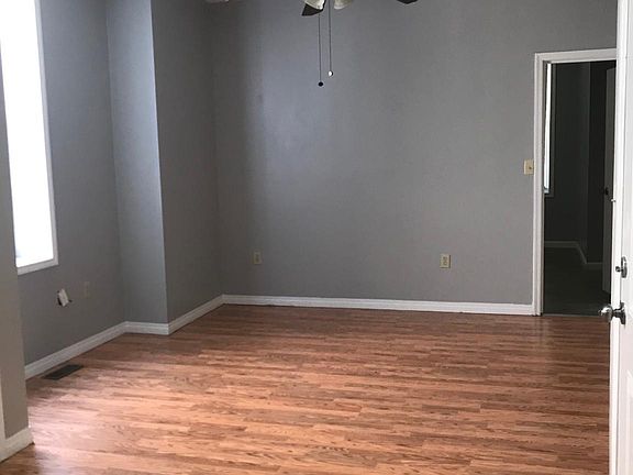 5th image of 2211 W Tioga St APT 1