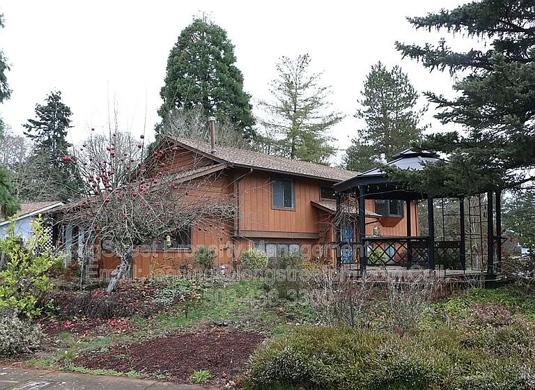 1692 SW Reed Pl — Photo 21