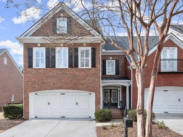 4901 Village Green Dr, Roswell, GA 30075